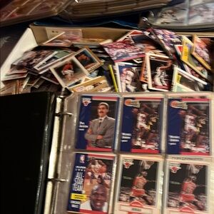 Many Brand Name Basketball 🏀 Football 🏈 Baseball ⚾️ Trading Cards Collection !